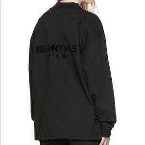 ESSENTIALS // Longsleeve Tee // Small